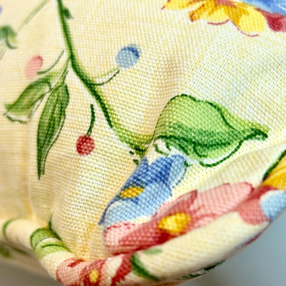 Pair of Vintage Waverly Home Fashions Yellow Floral Decorative Accent Pillows - Picture 12 of 16